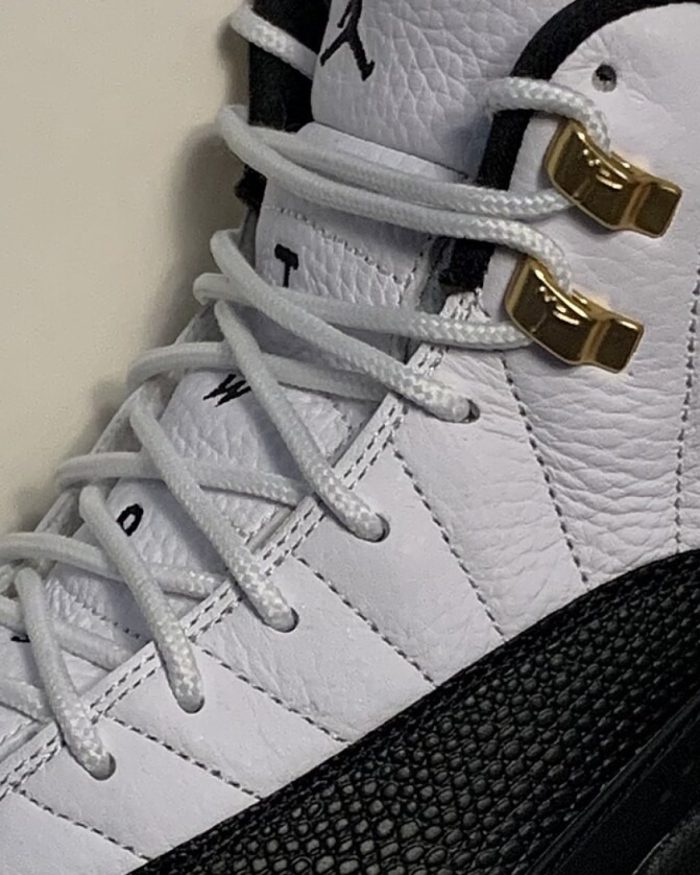 Vintage 90s Nike Air Jordan 12 - 43