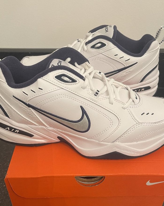 Vintage Y2K Nike Air Monarch - 44