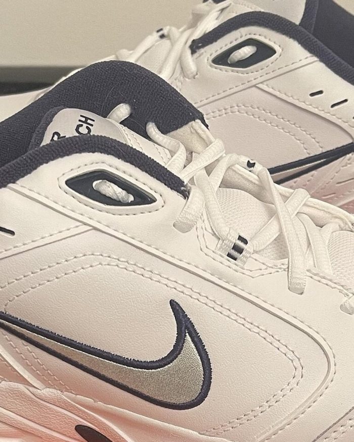 Vintage Y2K Nike Air Monarch - 44
